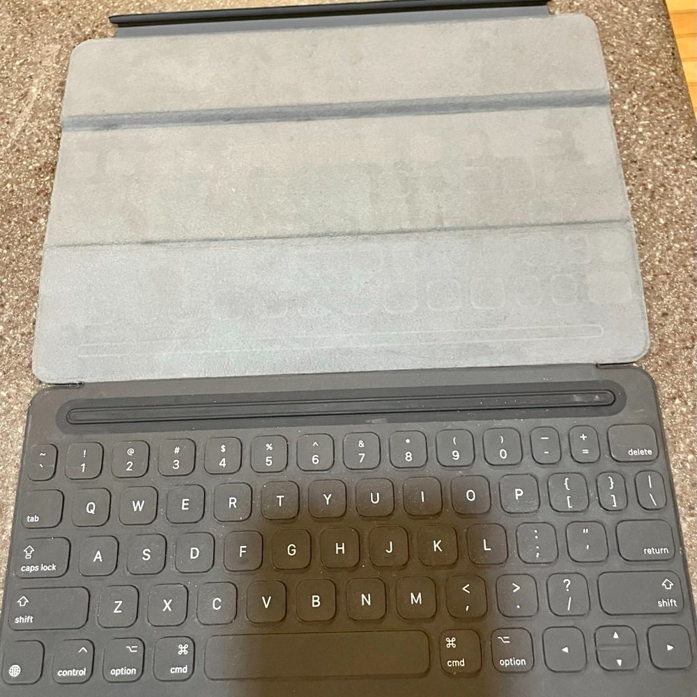 Apple Smart Keyboard Model A1829 - Picture 5 of 8